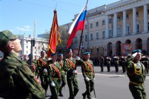 Военный парад в ознаменование 64-ой годовщины Победы в Великой Отечественной войне на пл. Минина и Пожарского в Нижнем Новгороде