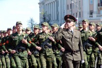 Участие в военном Параде приняло около тысячи военнослужащих