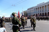 Военный парад в ознаменование 64-ой годовщины Победы в Великой Отечественной войне на пл. Минина и Пожарского в Нижнем Новгороде