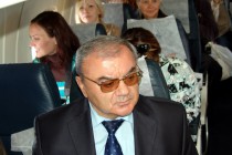 Генеральный директор ОАО Международный аэропорт Нижний Новгород Валентин Назарян на борту самолета Embraer-120