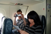 Одними из первых пассажиров самолета Embraer-120 стали журналисты. Сергей Астафьеф (РИА Новости) Ольга Дьякова (ИФ-Регион)