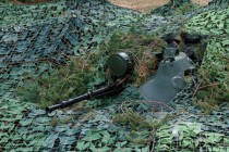 Замаскированный БТР можно заместить только с очень близкого расстояния