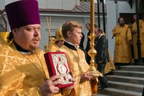 Фоторепортаж: Патриарх Московский и всея Руси Кирилл освятил Феодоровский собор в Городце Нижегородской области (12.09.2009)