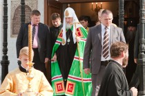 Фоторепортаж: Патриарх Московский и всея Руси Кирилл освятил Феодоровский собор в Городце Нижегородской области (12.09.2009)