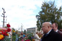 Глава региона осмотрел гагинскую выставку достижений народного хозяйства