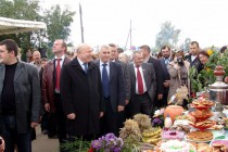 Глава региона осмотрел гагинскую выставку достижений народного хозяйства