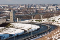 Вид на метромост и подъездную дорогу к нему