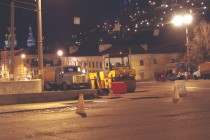 Дорожная техника проводит ямочный ремонт покрытия Канавинского моста