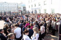 Сотни людей пришли проводить ветеранов в поездку