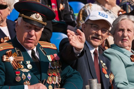 Военный парад в честь 65-ой годовщины Победы в Великой Отечественной войне в Нижнем Новгороде