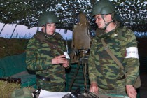 Пункт управления руководителя учений. Связисты готовятся к учениям.