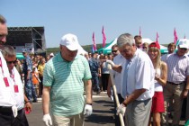 Глава региона принял участие в церемонии закладки первого камня в строительство второй очереди гоночной трассы