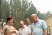 Губернатор Нижегородской области Валерий Шанцев пообщался с погорельцами в лагере Лазурный