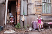 Жильцы ветхого фонда жалуются, что их дети часто болеют из-за плохих санитарных условий