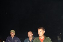 Ночью местные жители выходят патрулировать леса