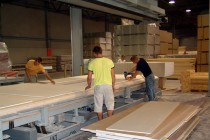 Крепление листов наружной стены дома