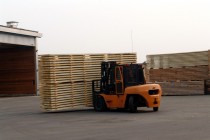 Загрузка заготовок в сушильный цех