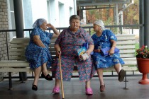 Погорельцы обсуждают полученную от Геннадия Суворова информацию