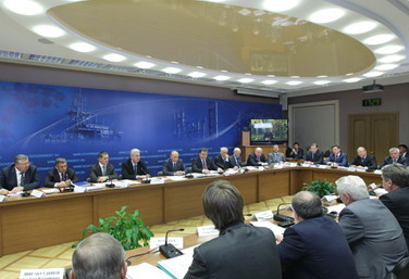 Председатель Правительства РФ Владимир Путин 13 сентября провел в Нижнем Новгороде совещание по вопросам развития нефтехимической отрасли (обобщение)