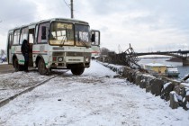 Маршрутное такси пробило ограждение набережной (22.11.2010)