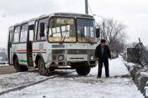Маршрутное такси пробило ограждение набережной (22.11.2010)