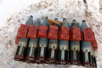 Комплект снарядов обложен тротиловыми шашками и подготовлен к взрыву