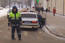 Подъезды к первому и второму корпусам Кремля перекрыли наряды ГИБДД