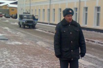 Здание было оцеплено сотрудниками милиции