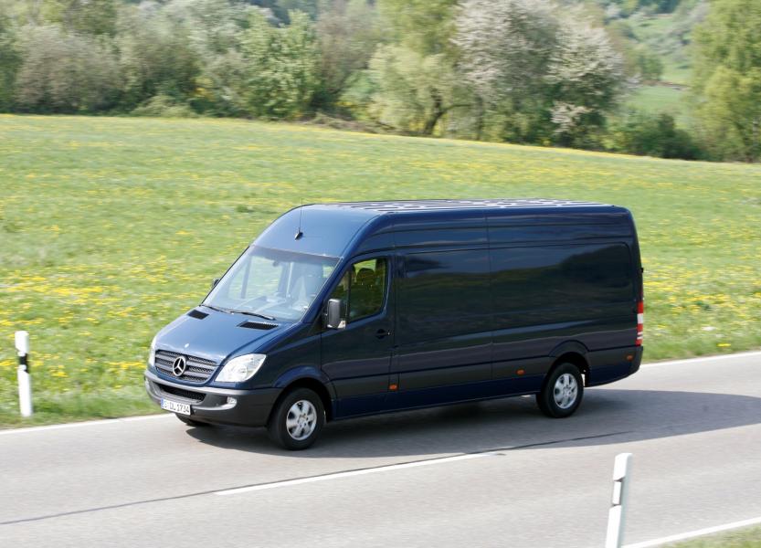 Концерн Daimler AG и Группа ГАЗ подписали соглашение об организации в России контрактной сборки легких коммерческих автомобилей Mercedes-Benz Sprinter