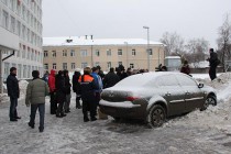 Хозяина этого автомобиля неоднократно просили не парковаться на территории больницы, в результате машину забрал эвакуатор