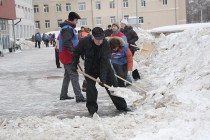 Субботник у больницы №5