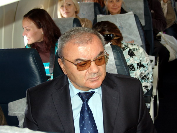 Акционеры ОАО Международный аэропорт Нижний Новгород 18 марта досрочно прекратят полномочия гендиректора Валентина Назаряна