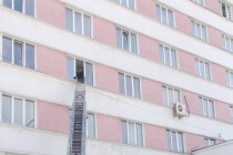 Подъемник позволяет быстро проникнуть на высотные этажи здания