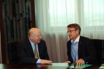 Губернатор Нижегородской области Валерий Шанцев и президент Сбербанка России Герман Греф
