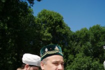 Олегу Кондрашову подарили шарф