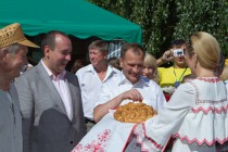 Денис Лабуза и Александр Школьник (слева направо) на открытии Музея добра в Городце