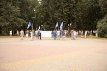 Активисты Стратегии 31 обходили пикетирующих и занимали свободное место, те разворачивались и выдавливали их снова