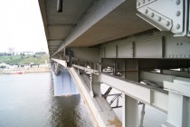 Строители обновили балки и несущие конструкции моста