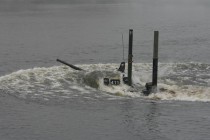 Танк Т-80 форсирует водную преграду ( р.Клязьма)