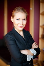 Алена Попова