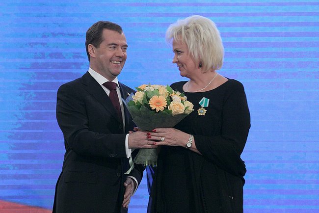 Президент РФ Дмитрий Медведев 4 ноября вручил государственные награды на Нижегородской ярмарке (видео)
