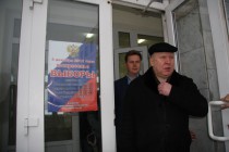 Глава региона проверил работу избирательного участка