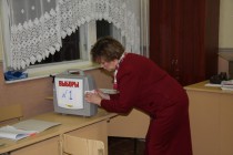 Перед началом голосования опечатываются переносные избирательные урны