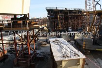 Работы по строительству подходов к метромосту