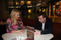 Пресс-секретарь министра инвестиционной политики Нижегородской области Светлана Кочановская и пресс-секретарь заместителя губернатора Нижегородской области Алексей Ушаков