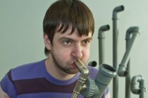 Сергей Тарин играет на саксафоне