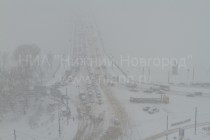 Снегопад парализовал 5 апреля движение в Нижнем Новгороде (05.04.2012)