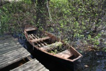 Лодка на берегу р. Пыра