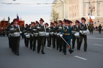 По традиции шествие парадных расчетов открывает рота барабанщиков