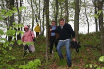 Журналисты в поисках лисьей норы